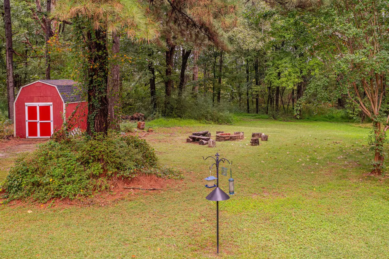 Room In 3 Bedroom Home At Sandy Pines Dr – photo 3