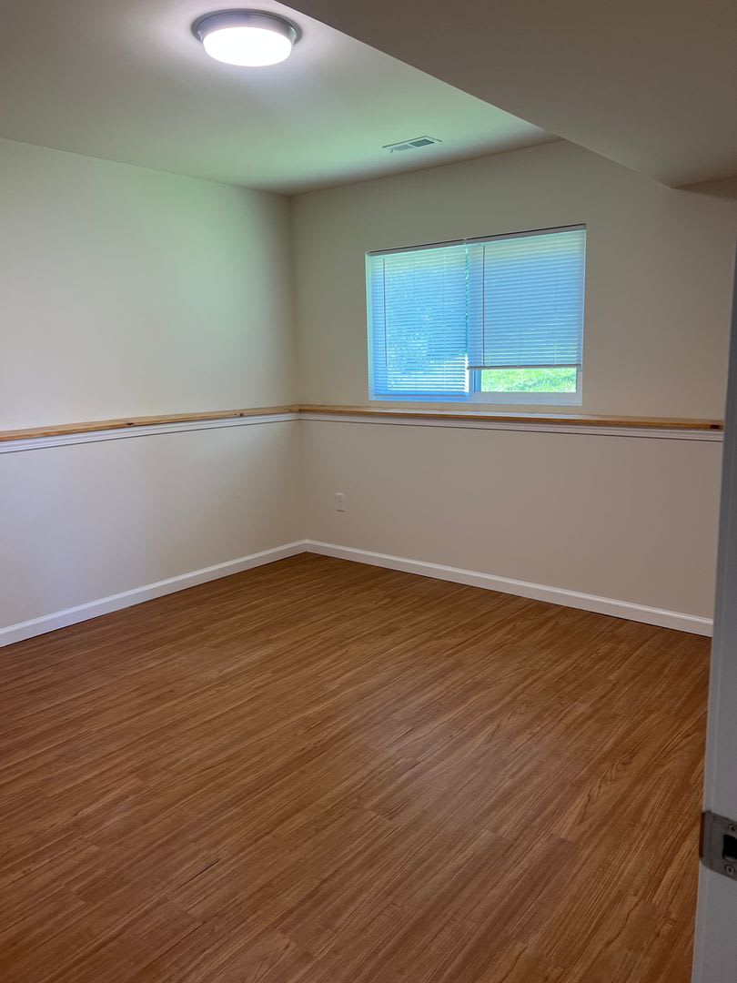 Brand New 4 Beds 2 Baths House Near I 44 – photo 4
