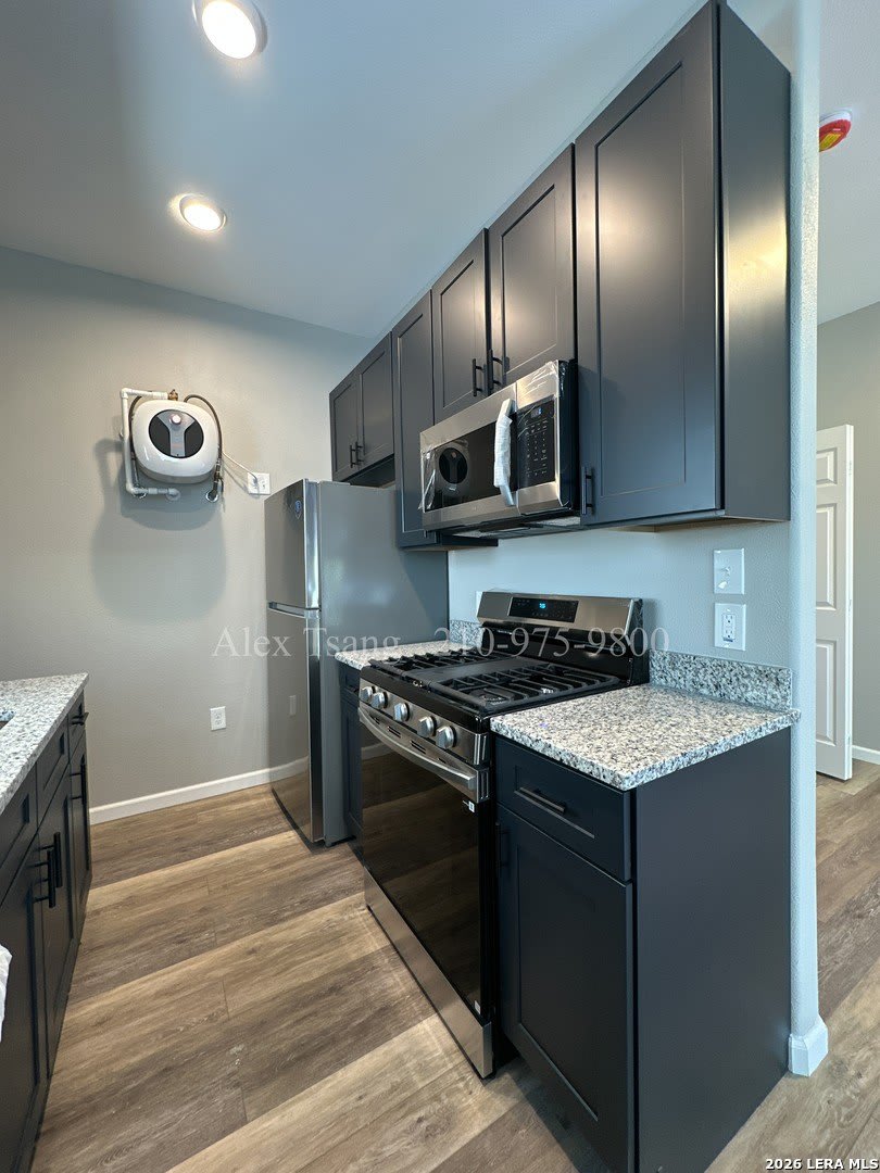 606 Brookview Dr – photo 3