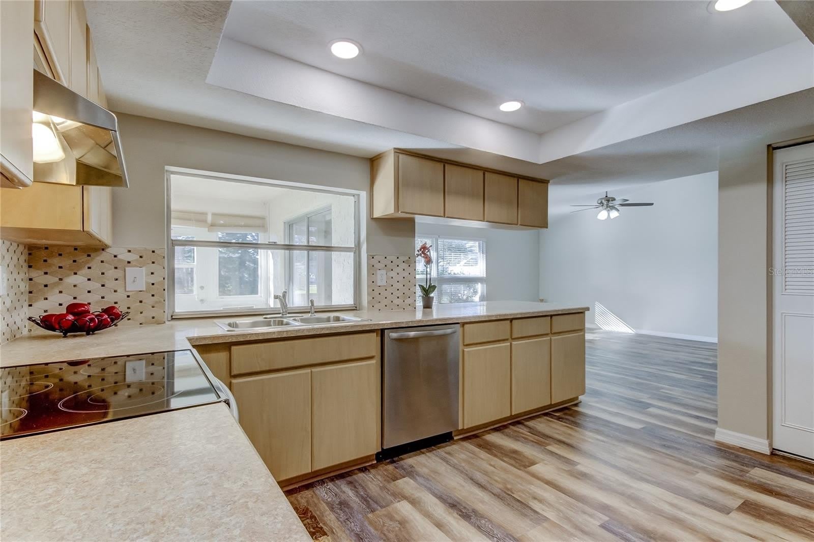 7926 FOXWOOD Drive – photo 4