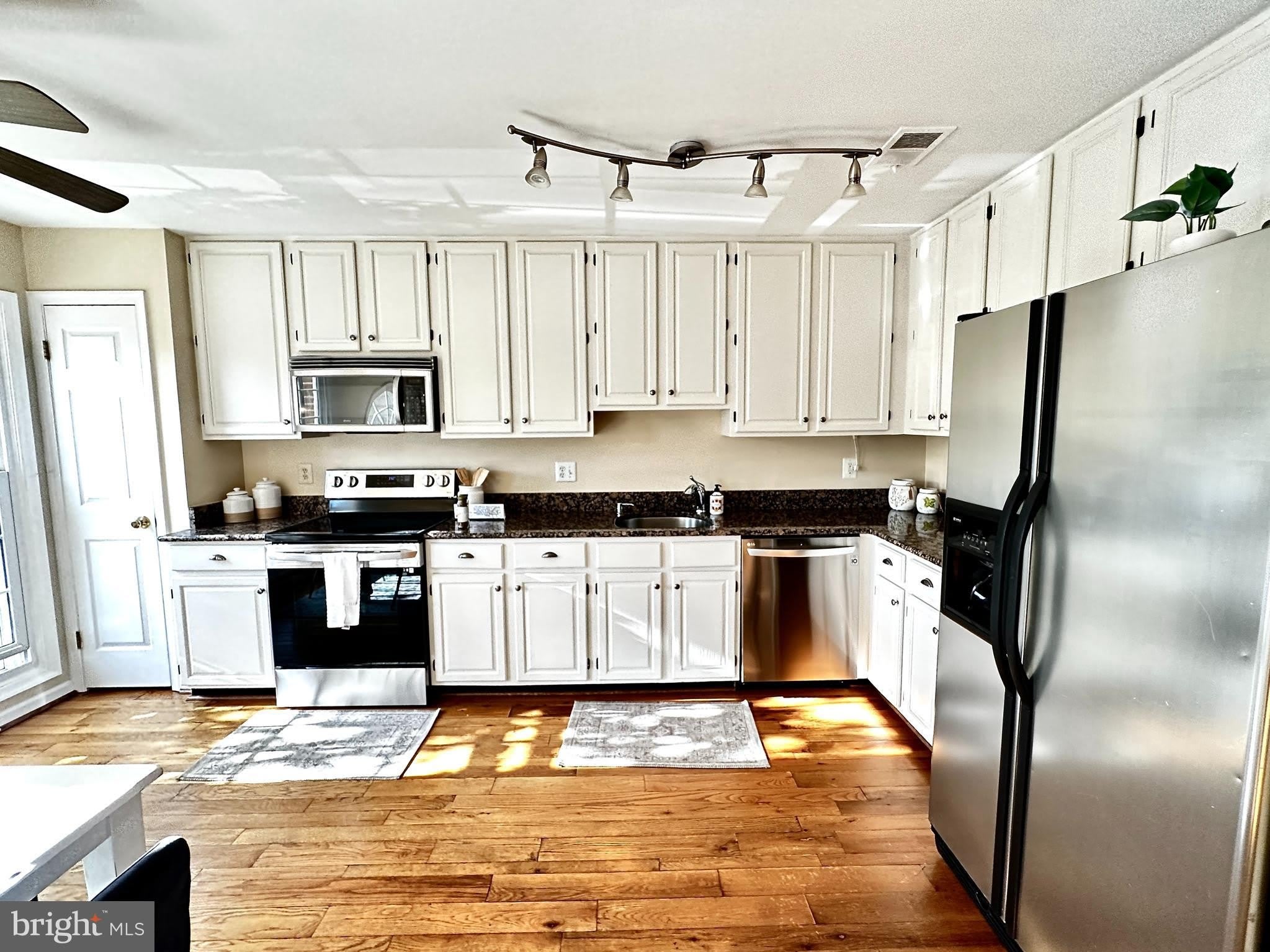 7027 CHESLEY SEARCH Way – photo 4