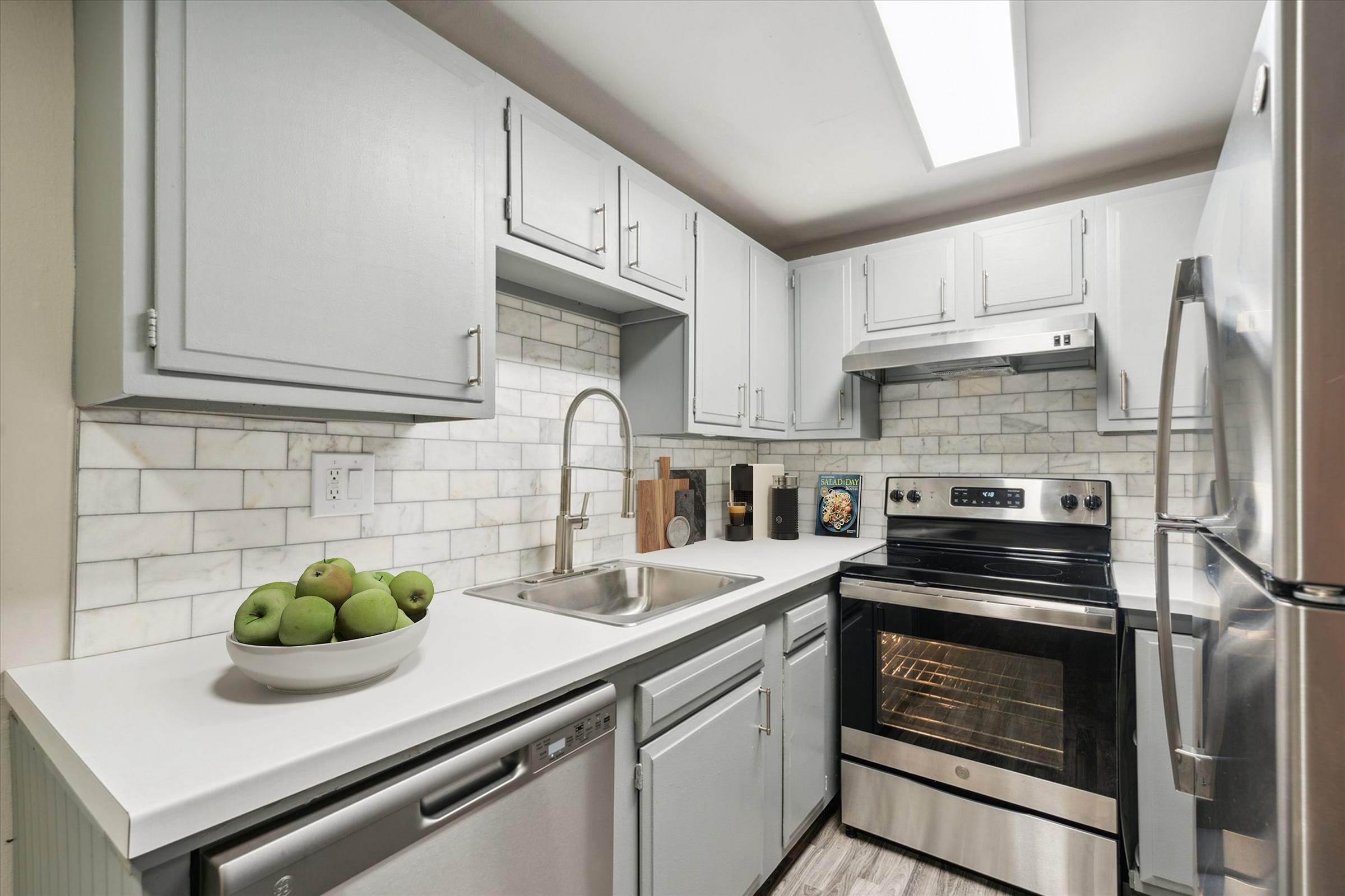 Westwood Apartments – photo 4