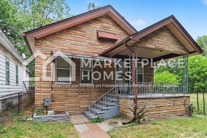15560 LaSalle Blvd – photo 2