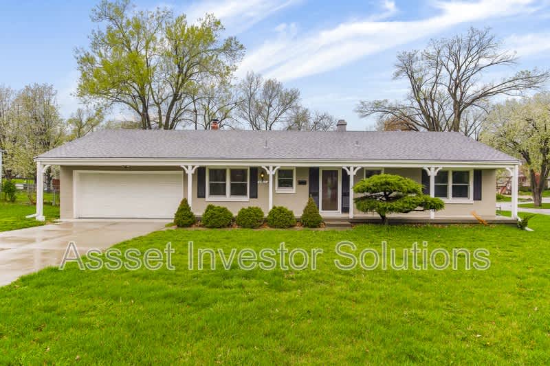 8400 State Line Rd – photo 1