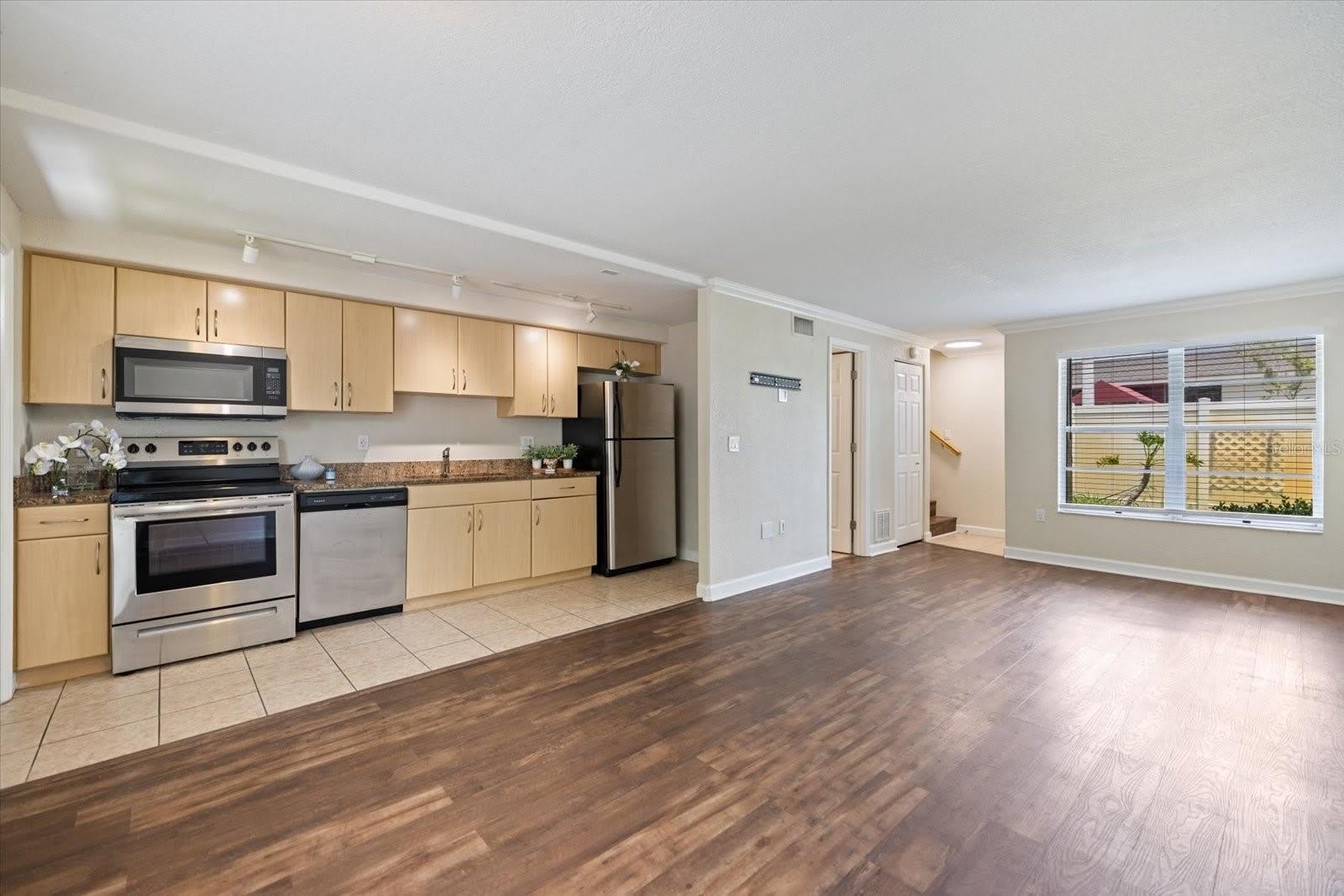 960 HIGHLAND Street – photo 3