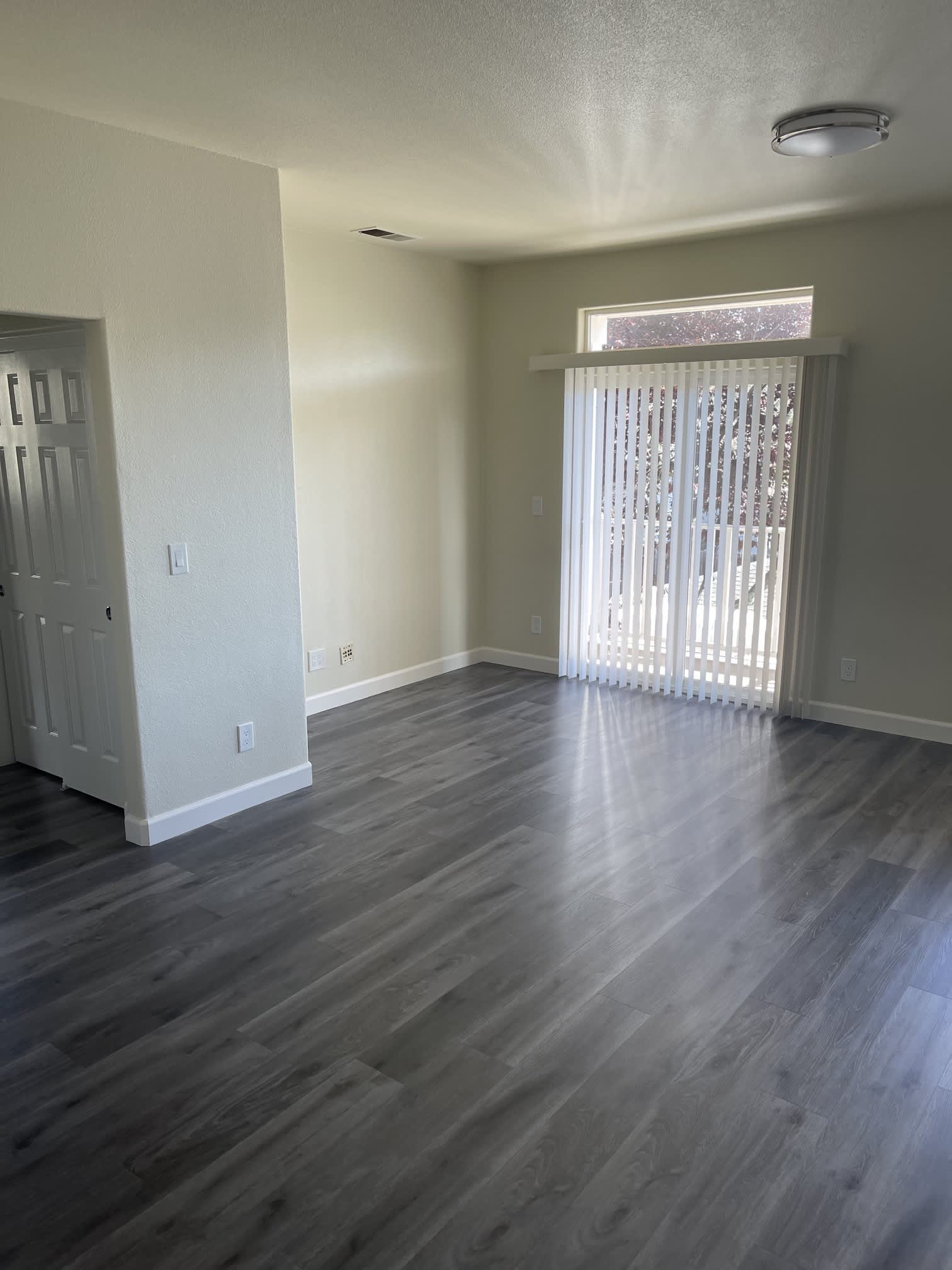 1048 Prospect Avenue – photo 2