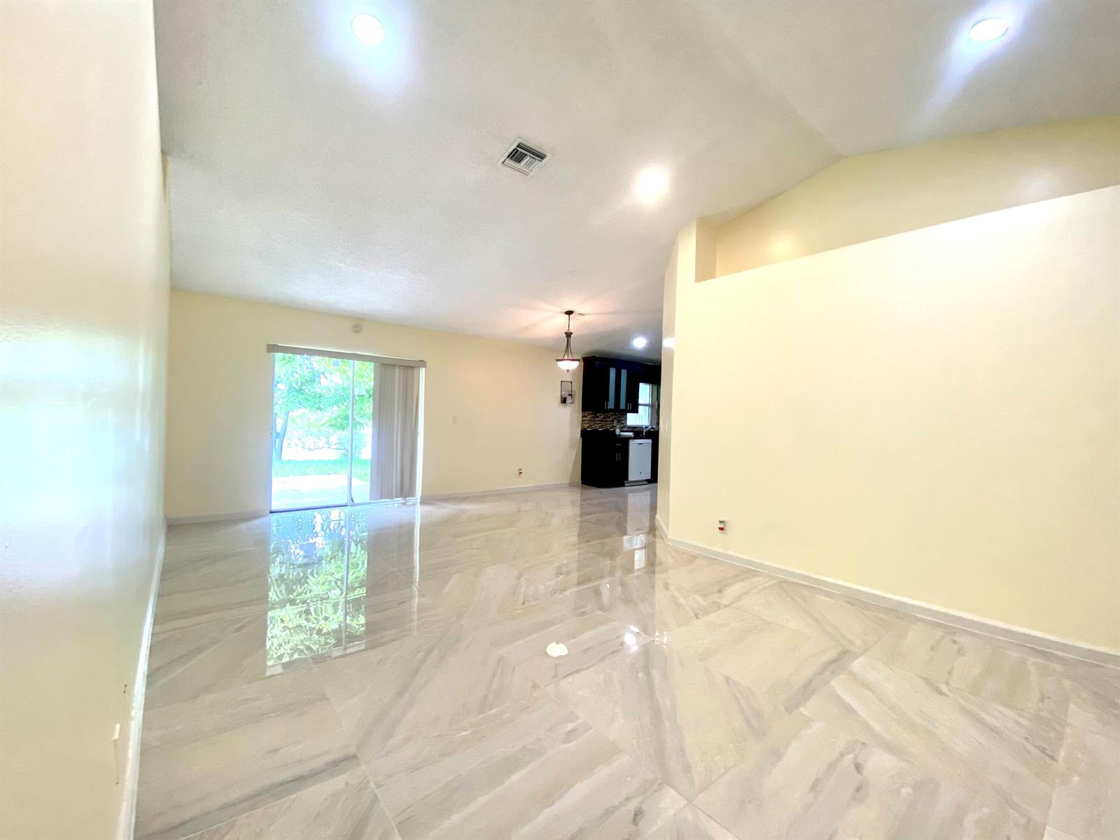 5314 Blueberry Hill Avenue – photo 3