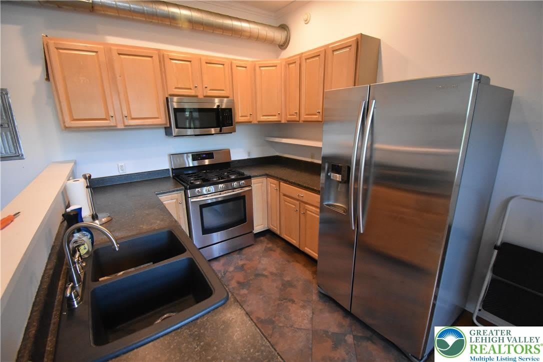 217 Spring Garden Street – photo 4