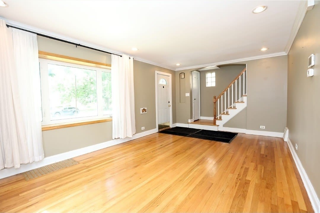 10031 S Paxton Avenue – photo 5