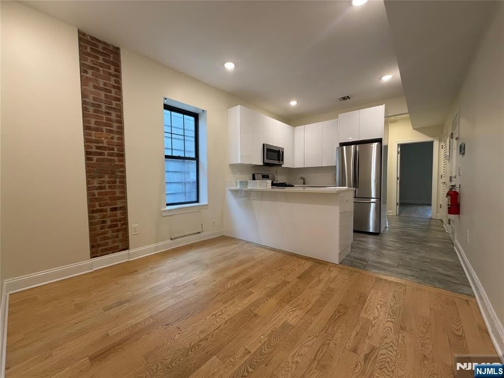 84 Van Wagenen Avenue – photo 3