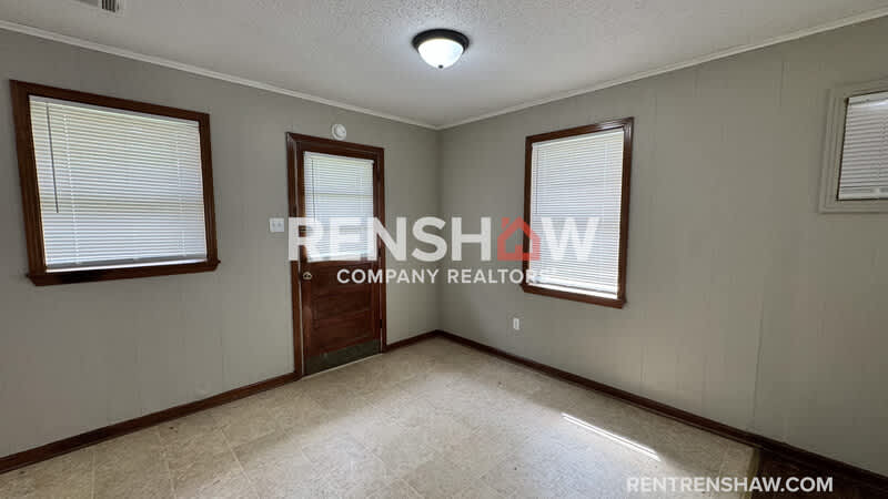 91 Navy Dr – photo 5