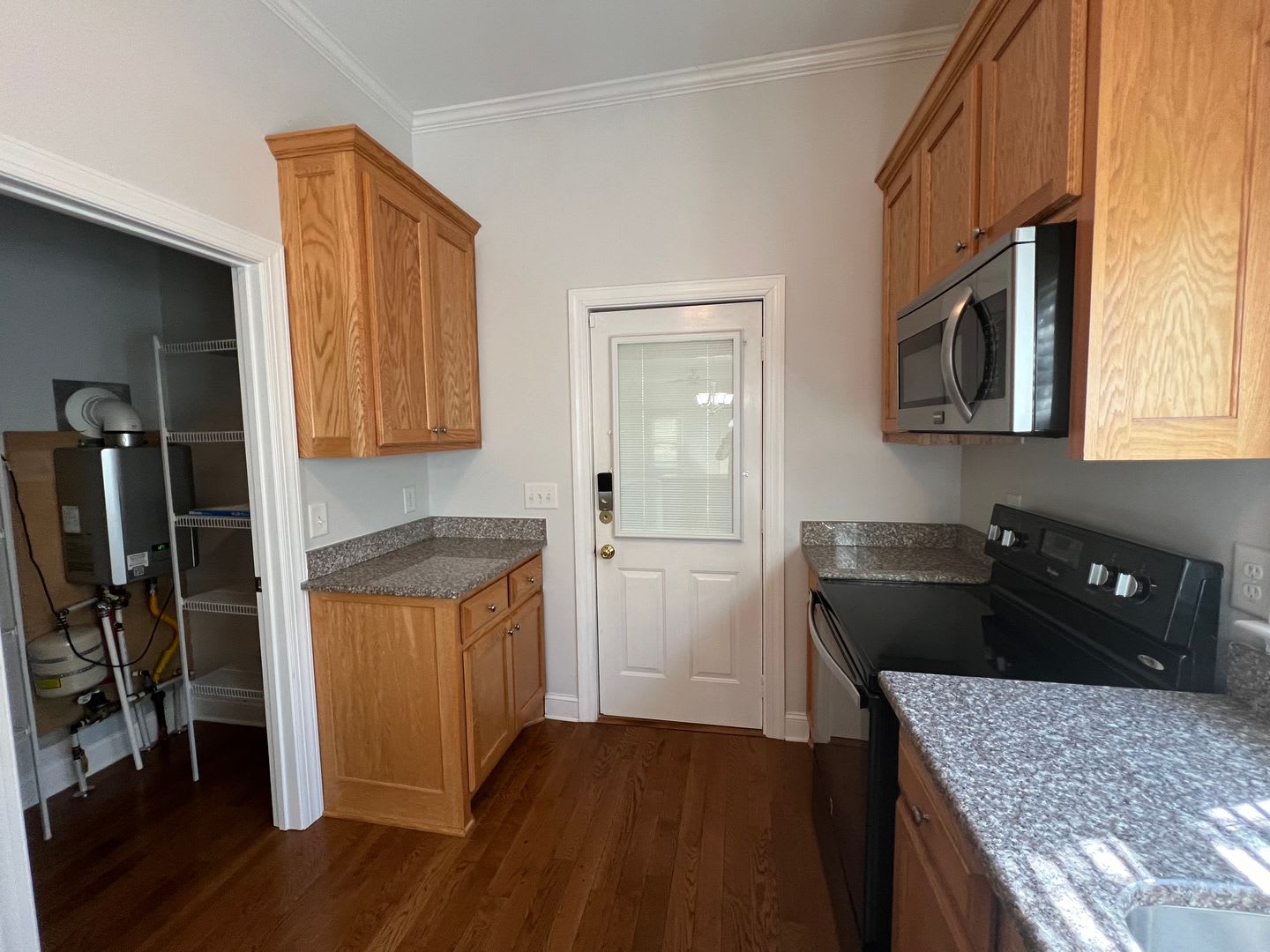 One bedroom, 1.5 bath house in Mebane with flex space/office – photo 3