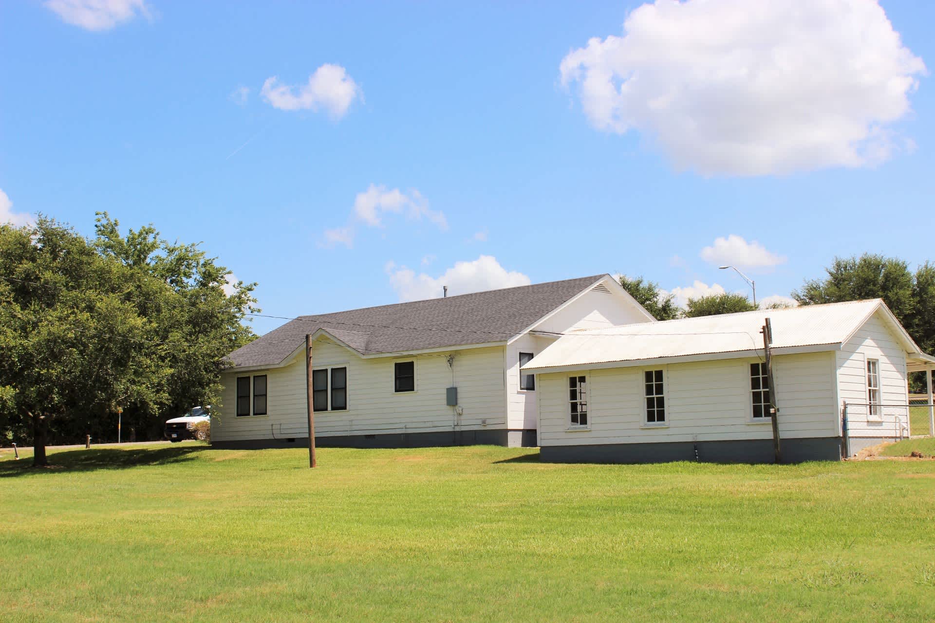 10301 FM 50 – photo 2