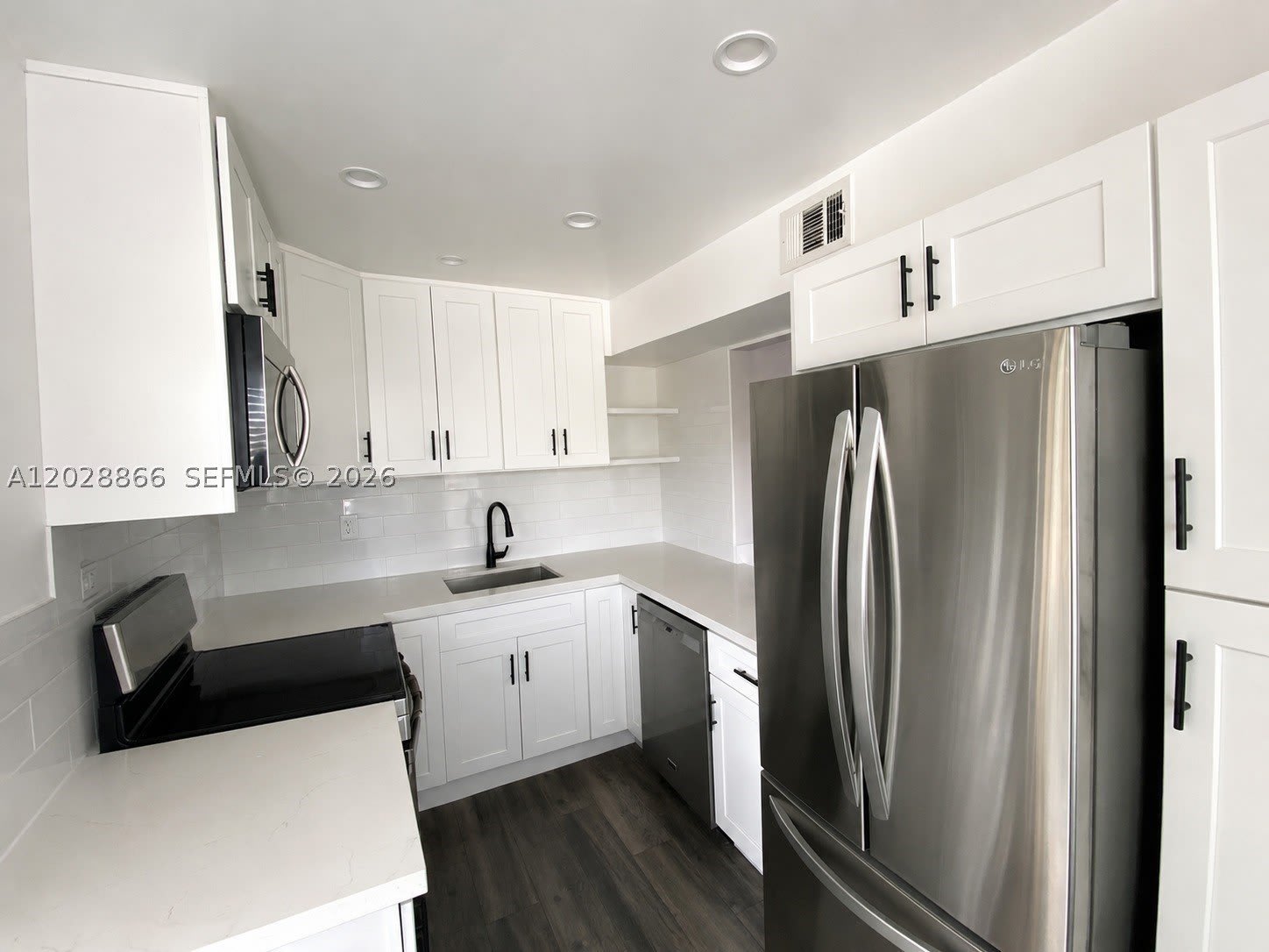 1570 W 46Th St – photo 5