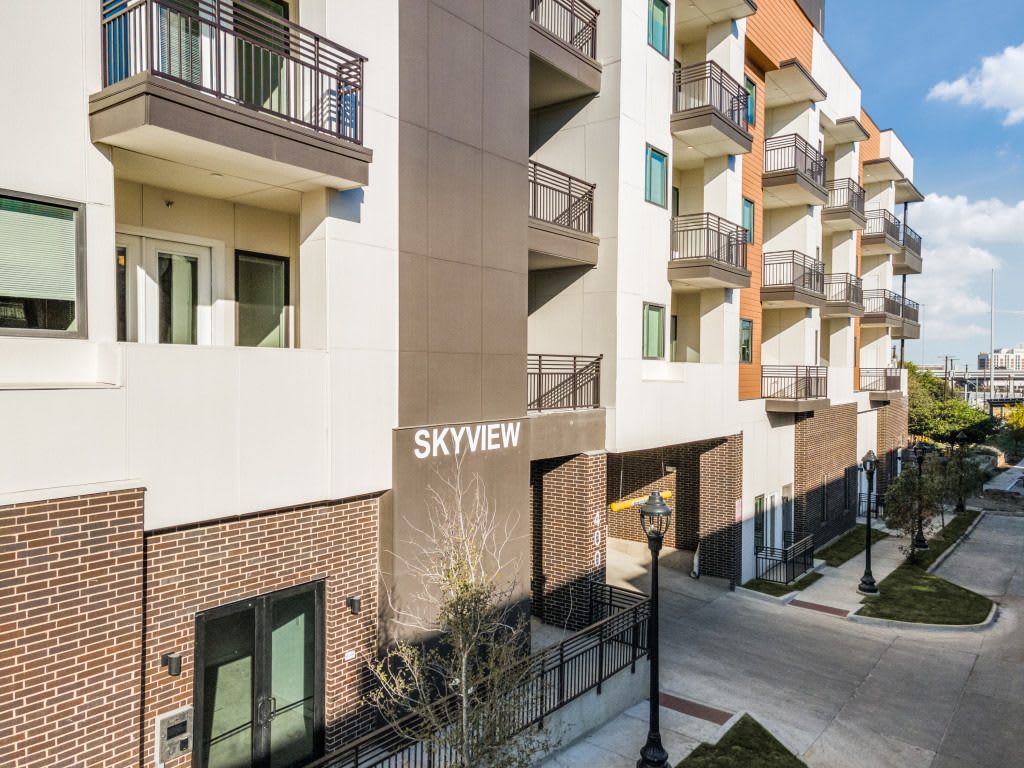 Skyview at Crawford Apartments – photo 1