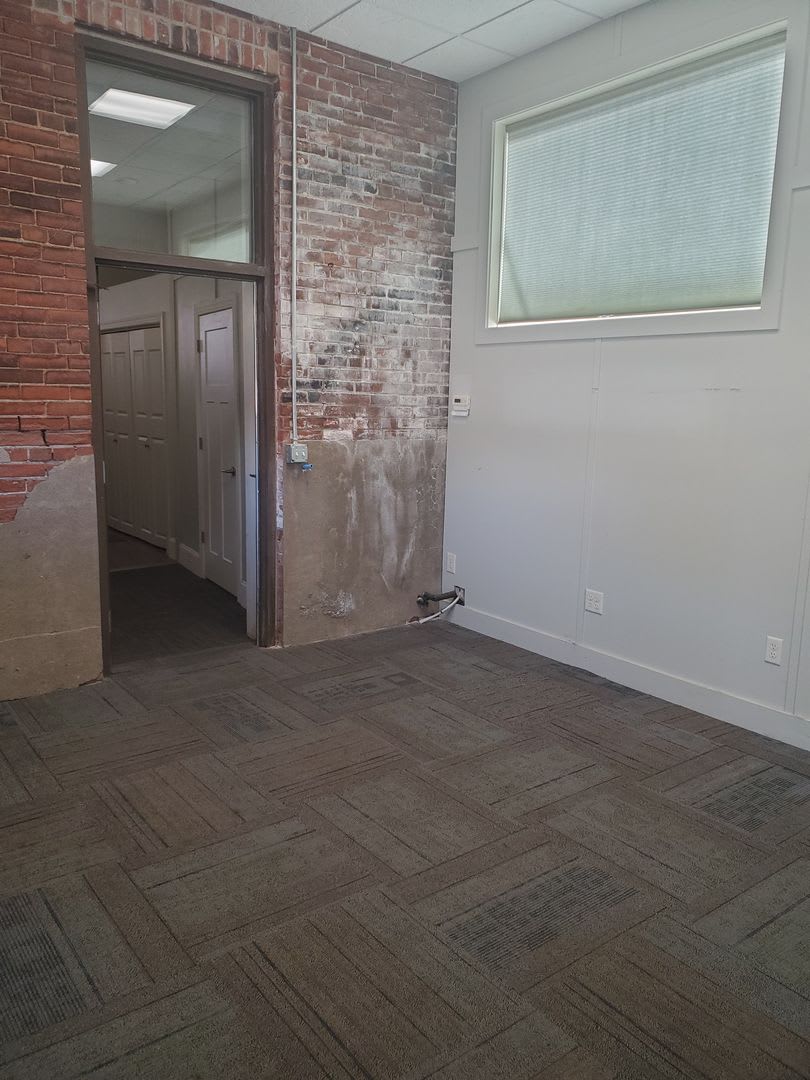 Awesome Downtown Moline Apartment Close to Arsenal – photo 4
