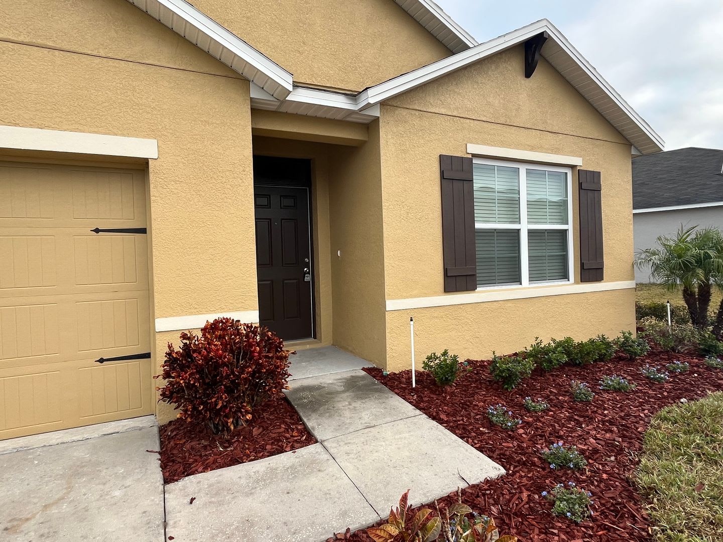 Modern 4 bed/2 bath home with brand-new flooring! – photo 5