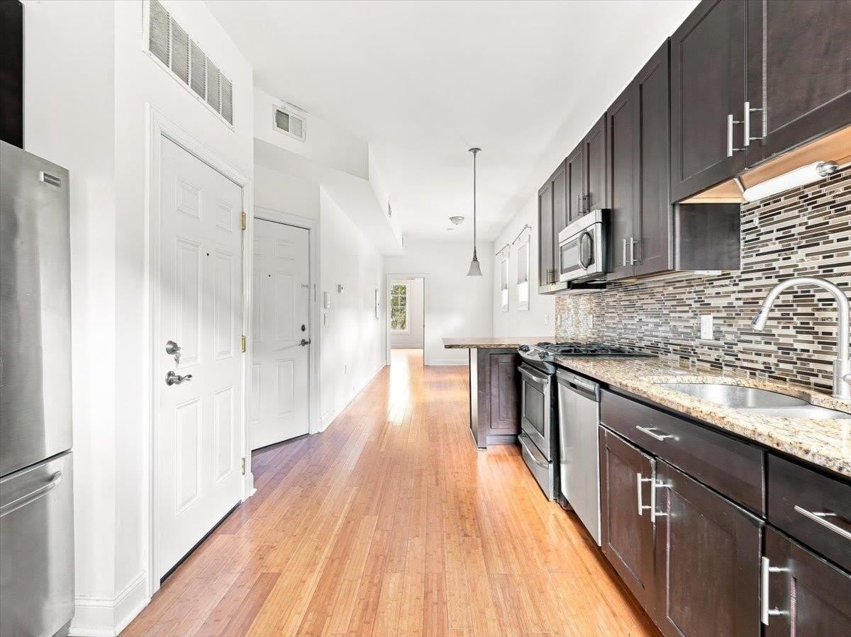 125 Sherman Ave – photo 3