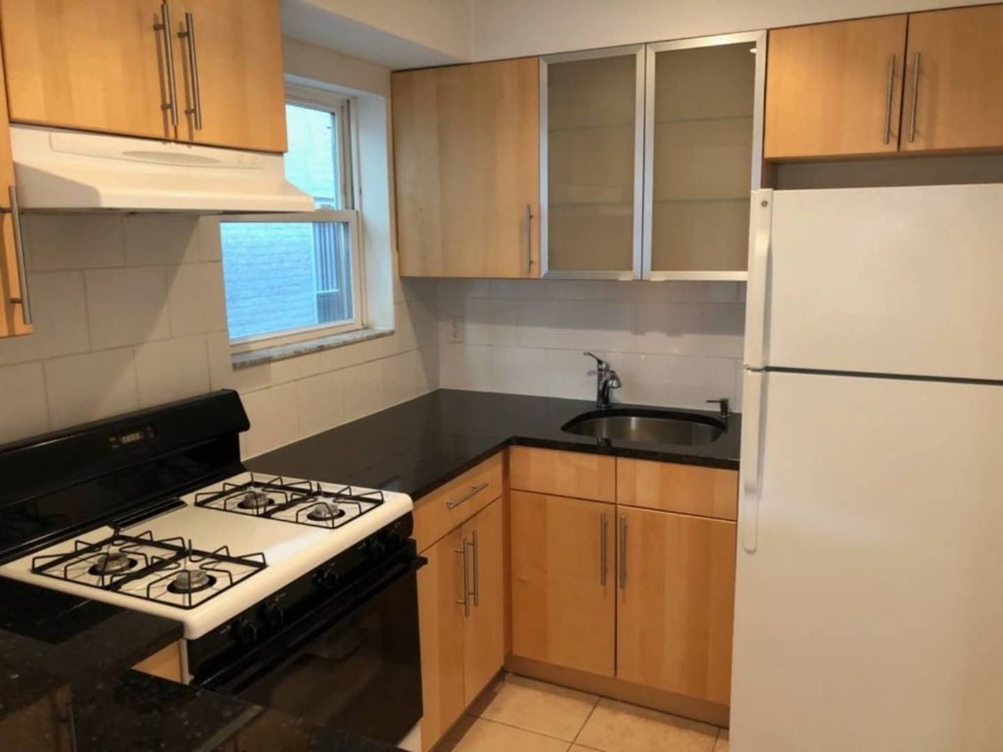 43 10 58 St – photo 1