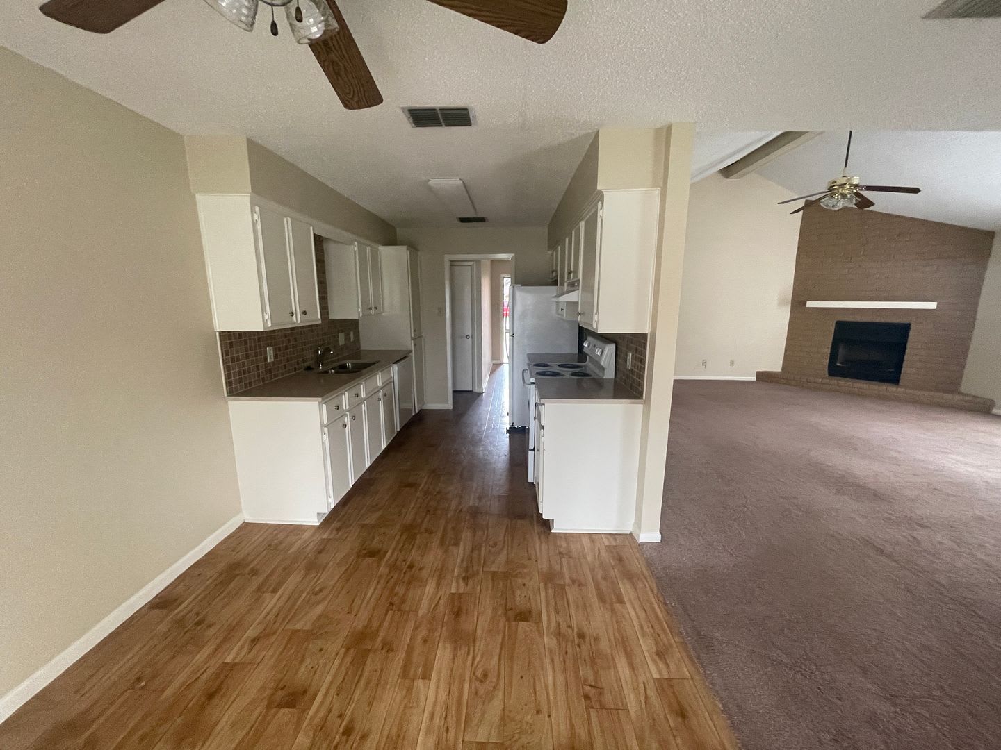 Charming Southside 3-Bedroom, 2-Bath Home for Lease – photo 5