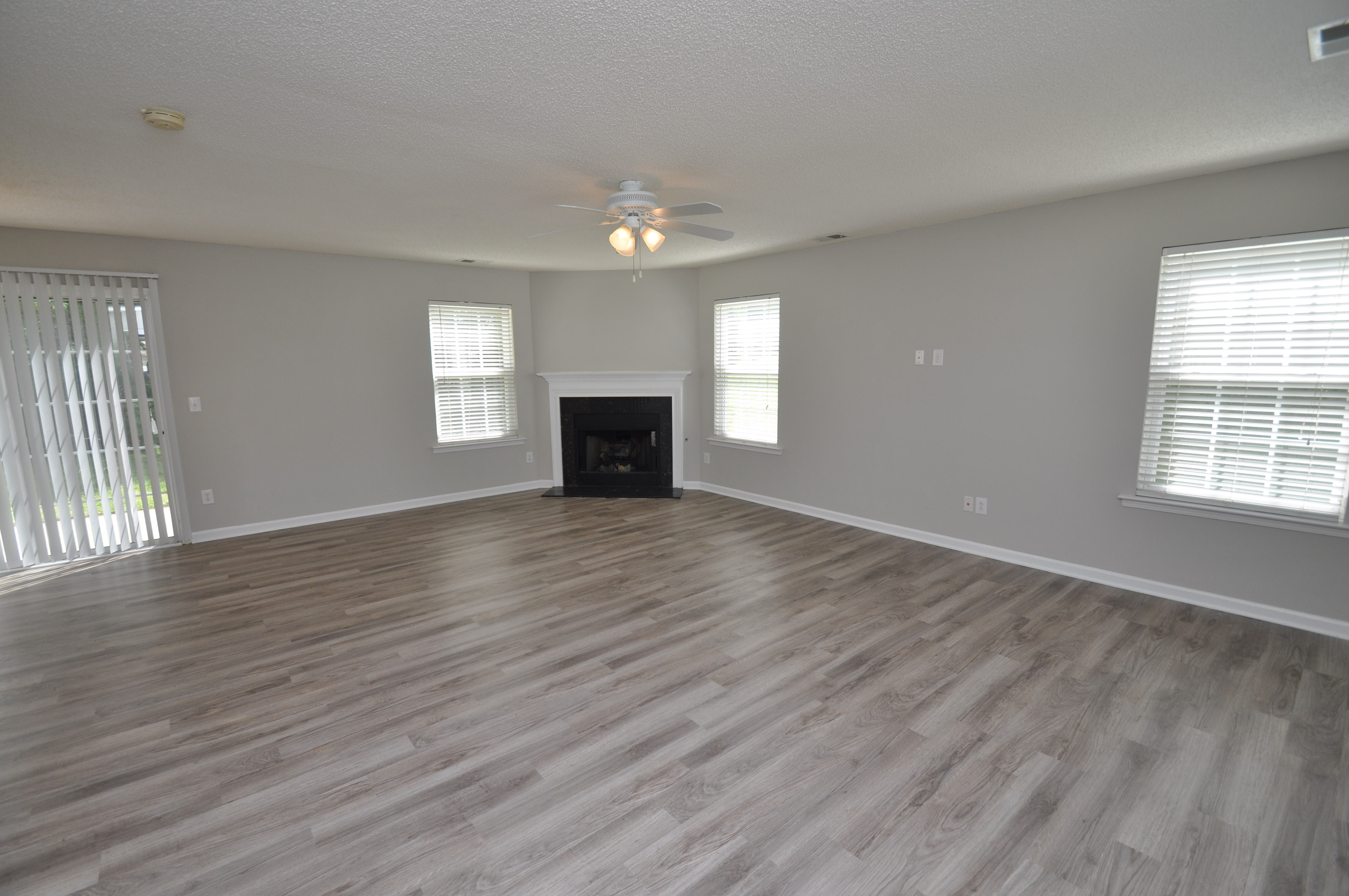 5909 Rivercliff Ct – photo 2