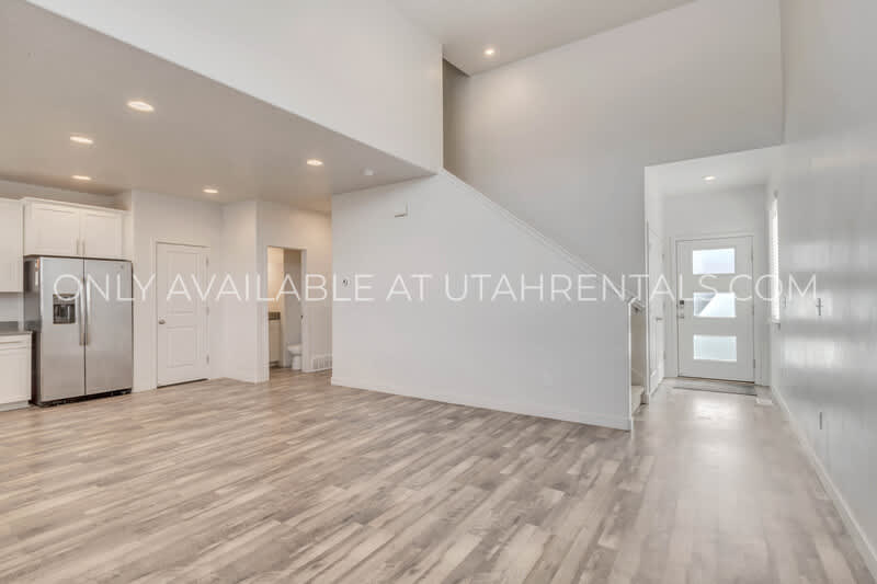 4249 E Hill View Dr – photo 5