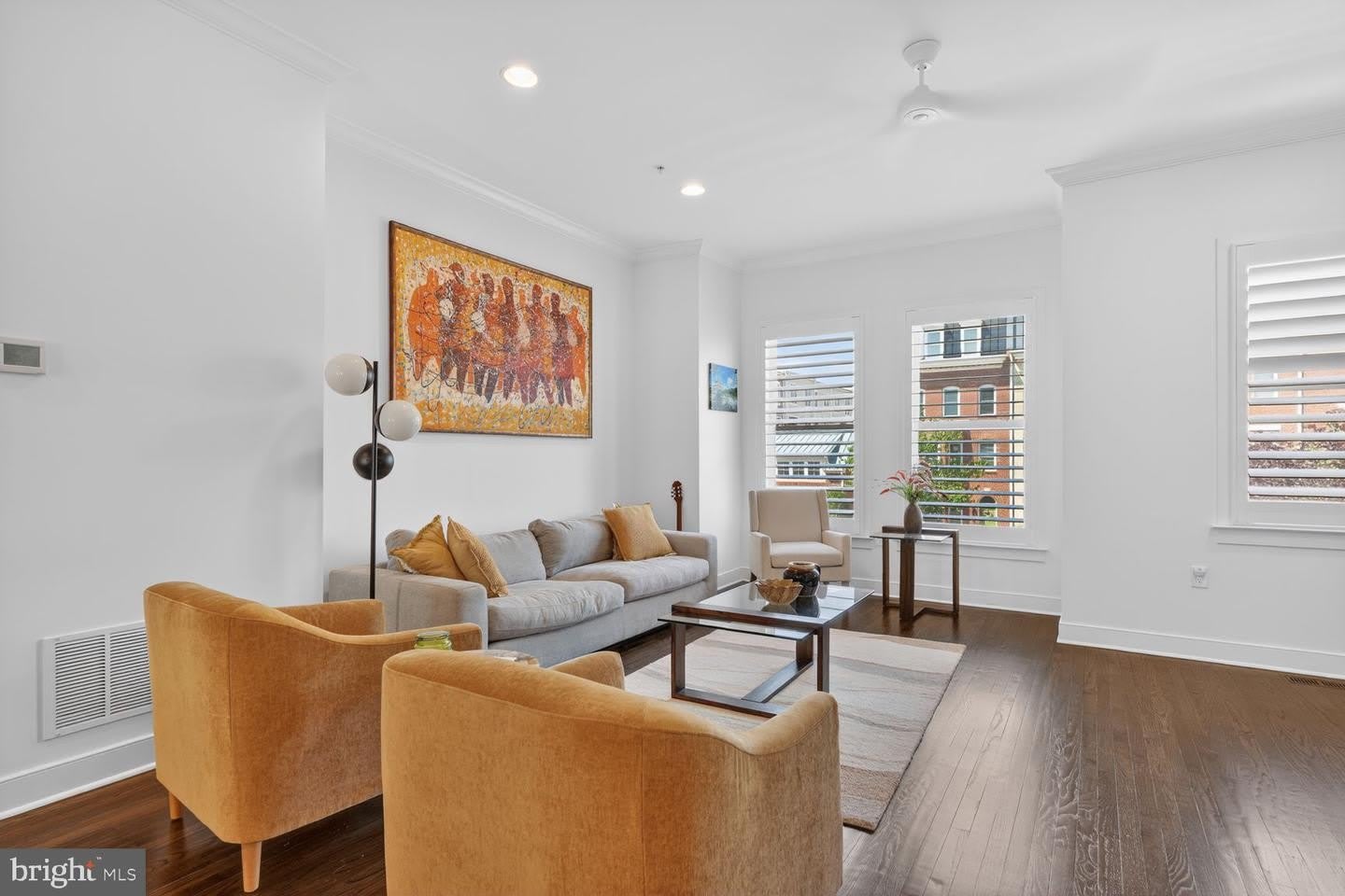 619 E CUSTIS AVE – photo 4
