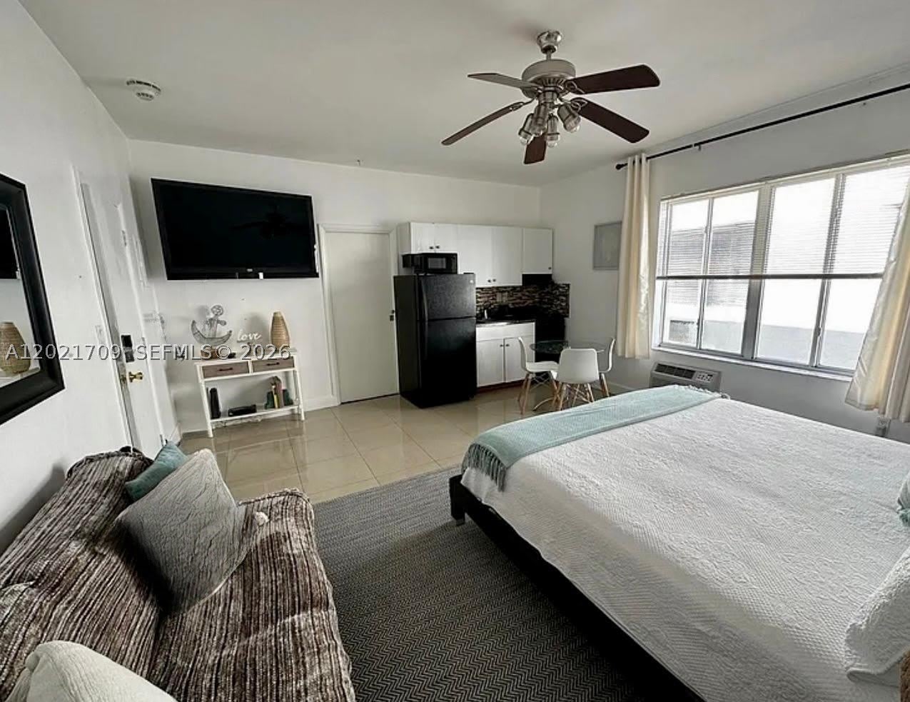 3700 Collins Ave – photo 5