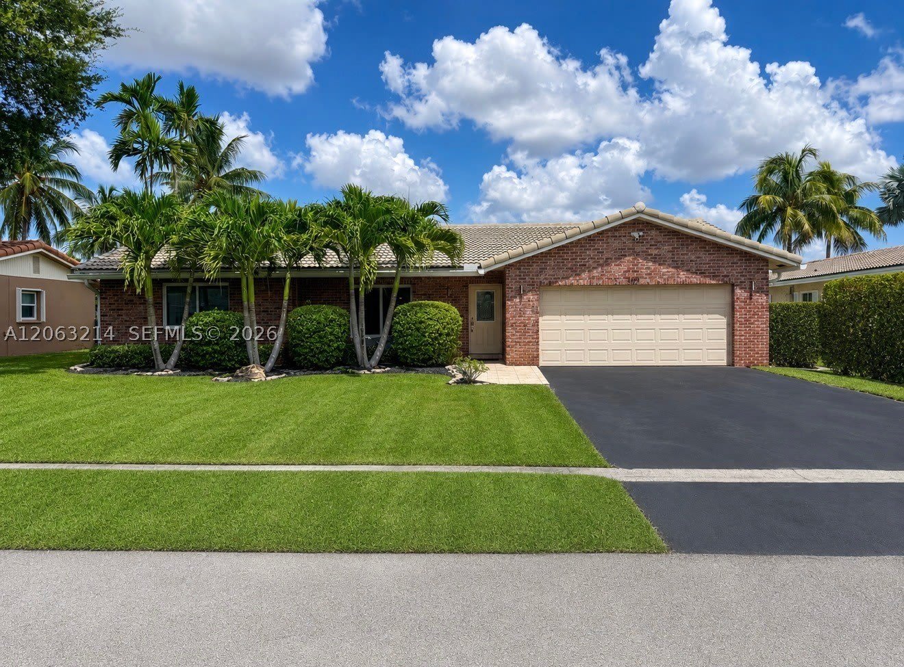 3701 NW 114th Ave – photo 1