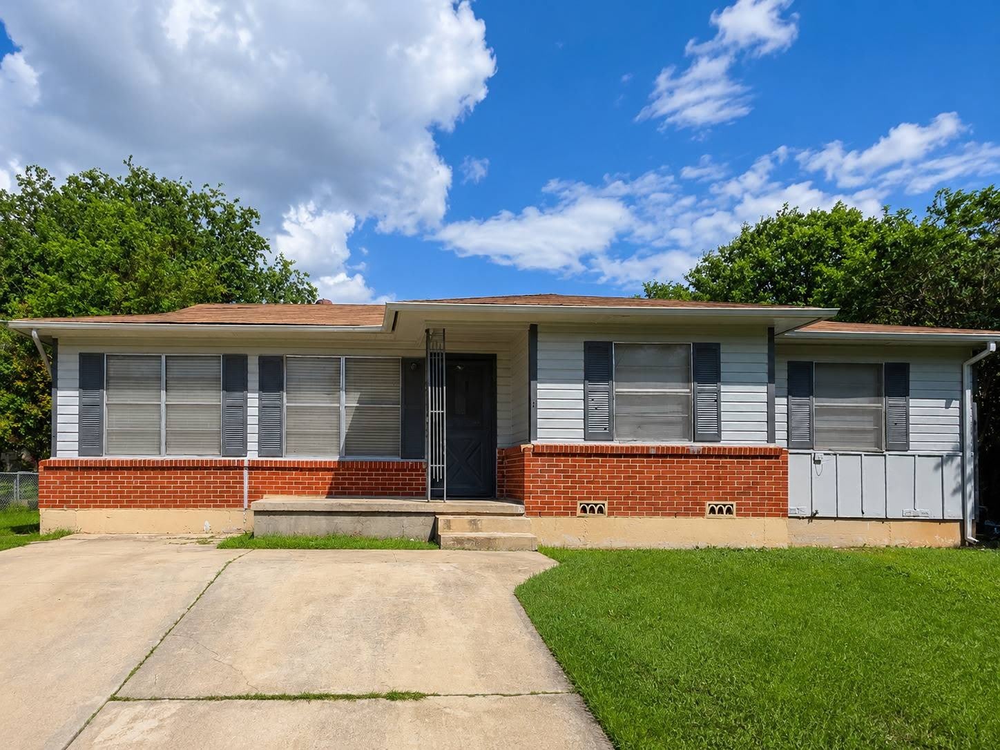 1204 Connell Drive – photo 2