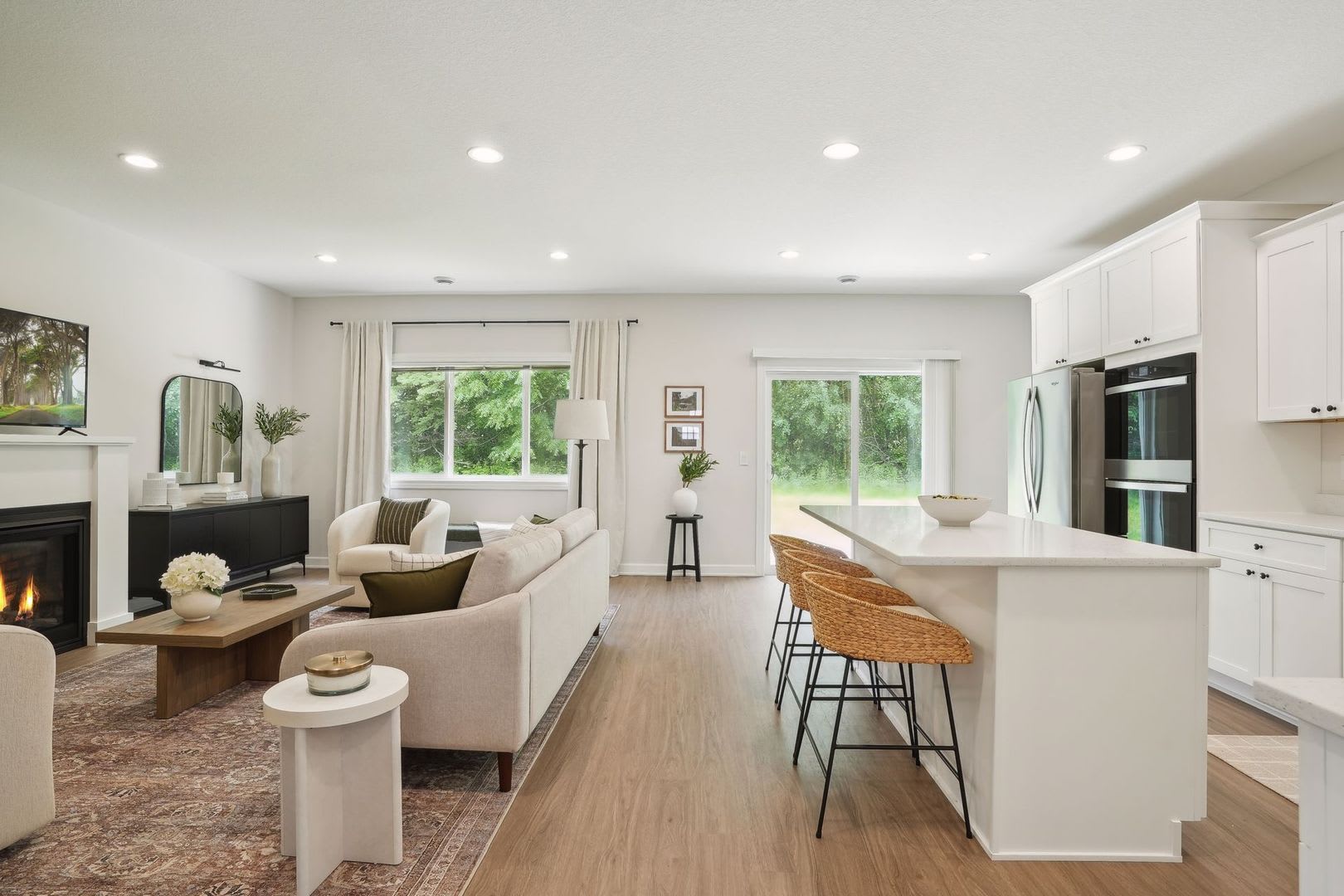 3 Bedroom Twin Home With Extras – photo 2