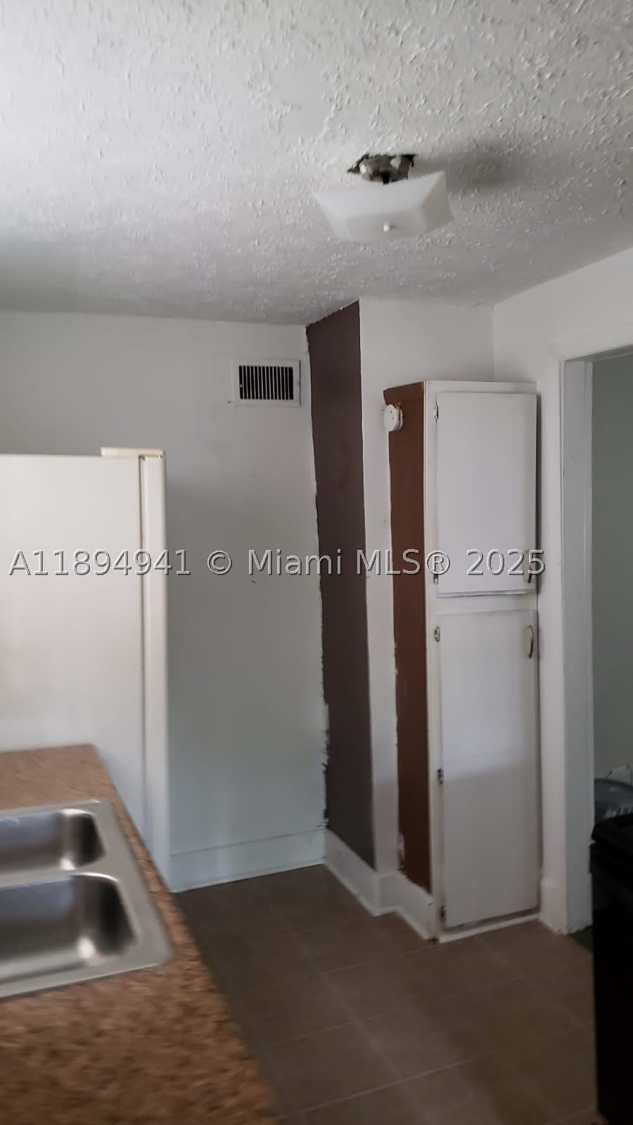 1517 Logan – photo 4