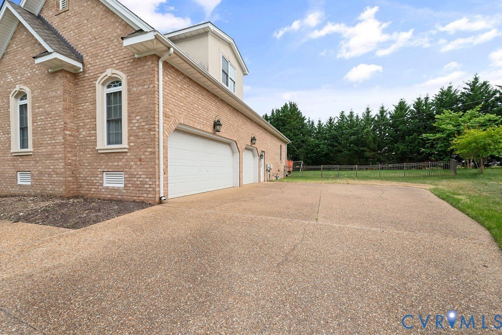 2701 Logan Estates Run – photo 2