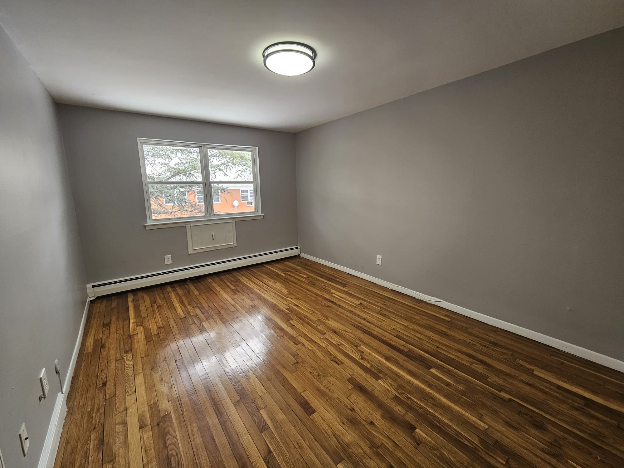 369 Park Ave – photo 4