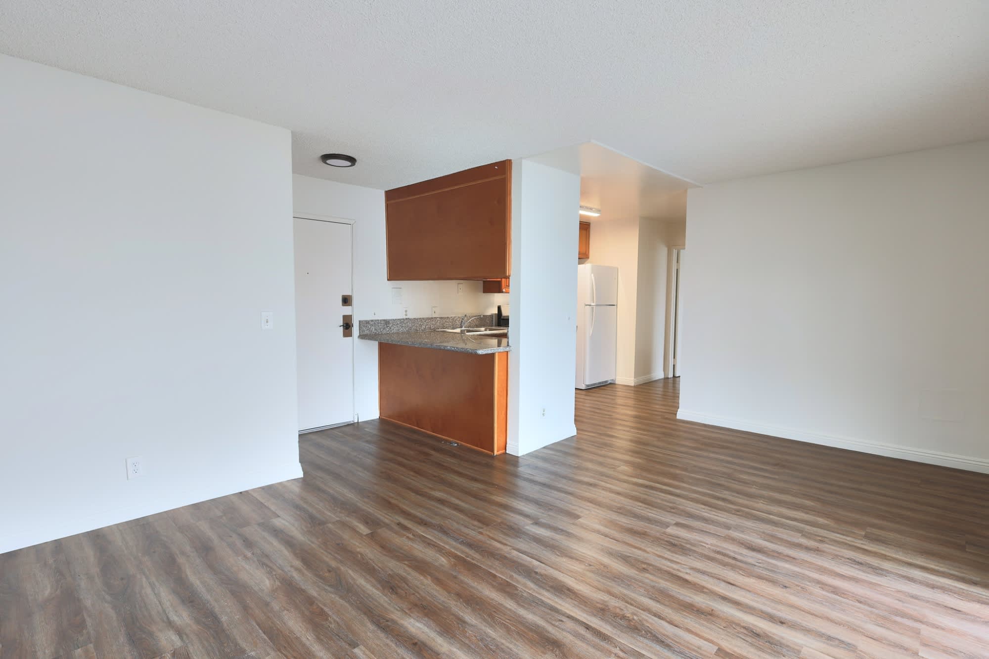 123 N Mariposa Ave – photo 5