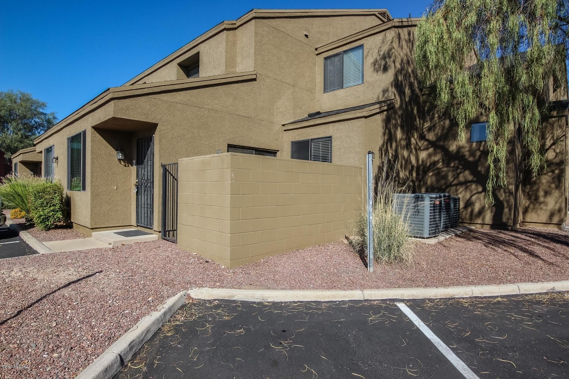 1251 E Weimer Circle – photo 2