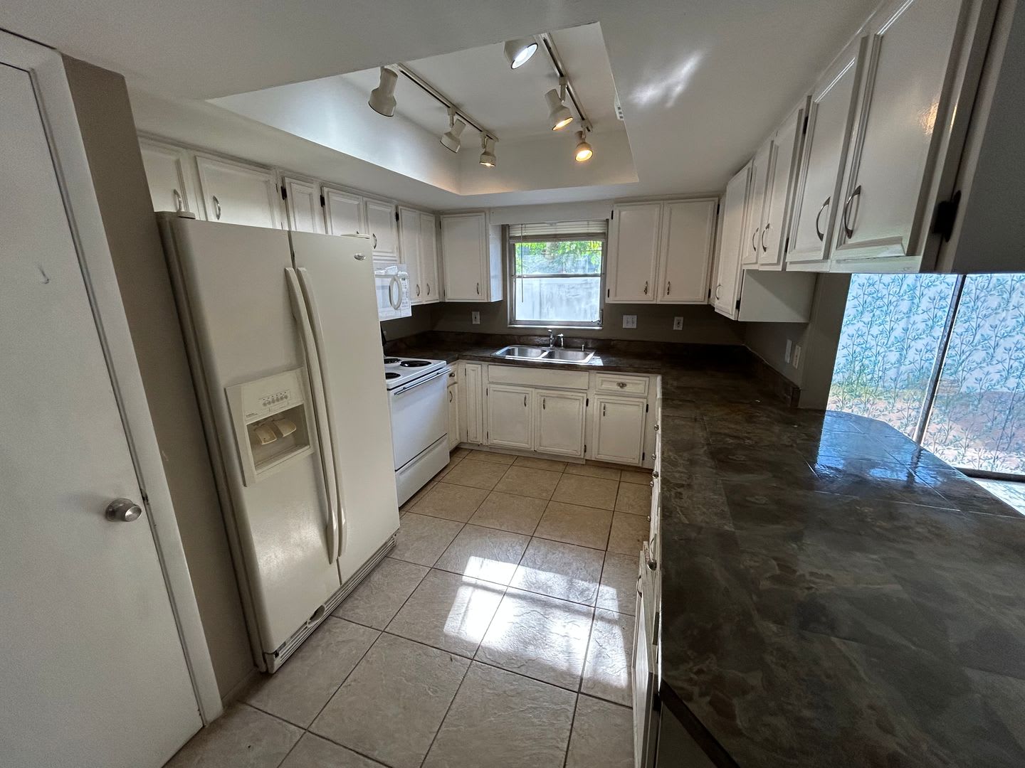 4 2 Home Conveniently Located In Sarasota Near Beaches Jungle Gardens Airport Downtown – photo 4