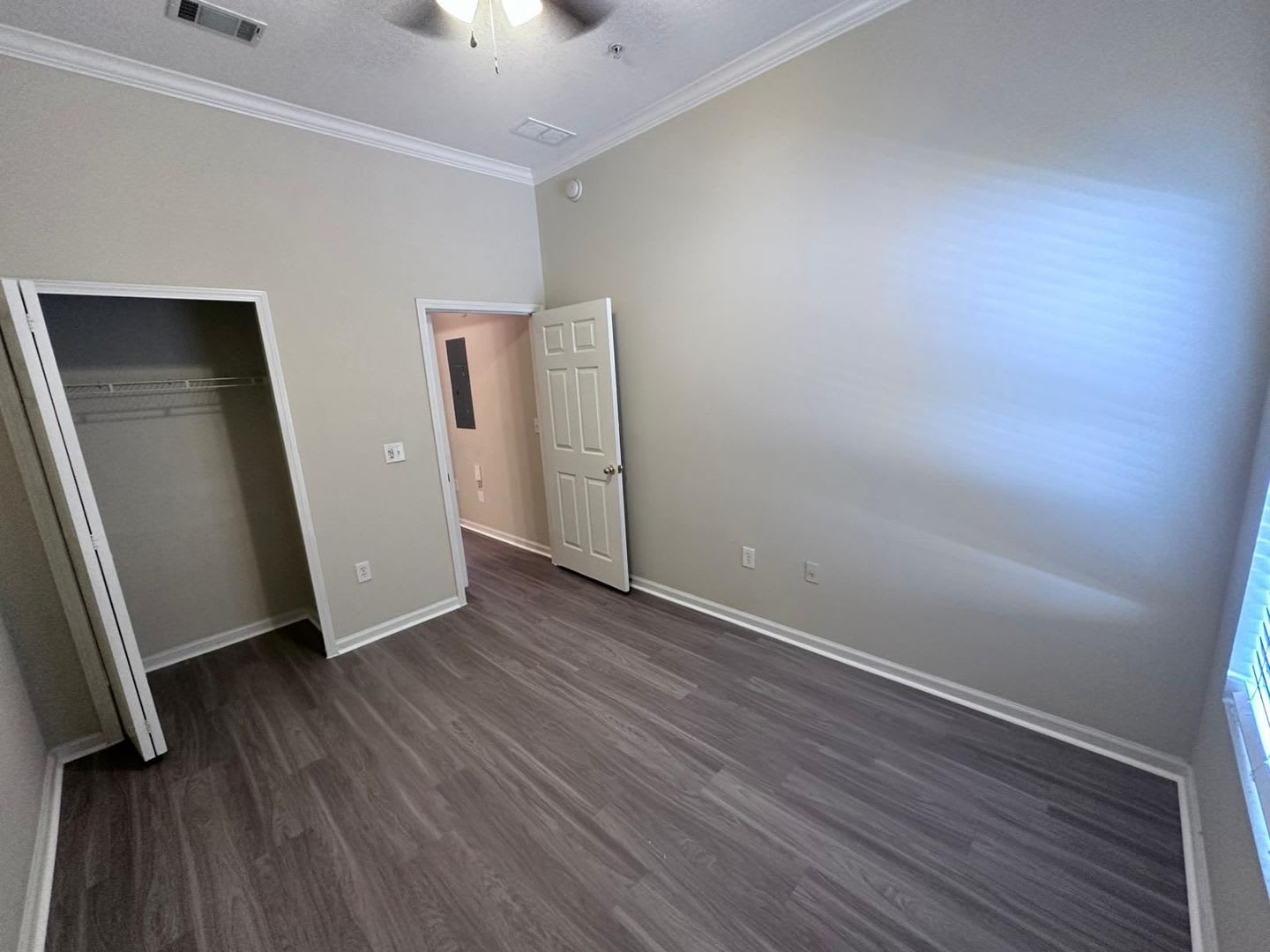 Enjoy First-Floor Living in a Peaceful Gated Jacksonville Community – photo 4