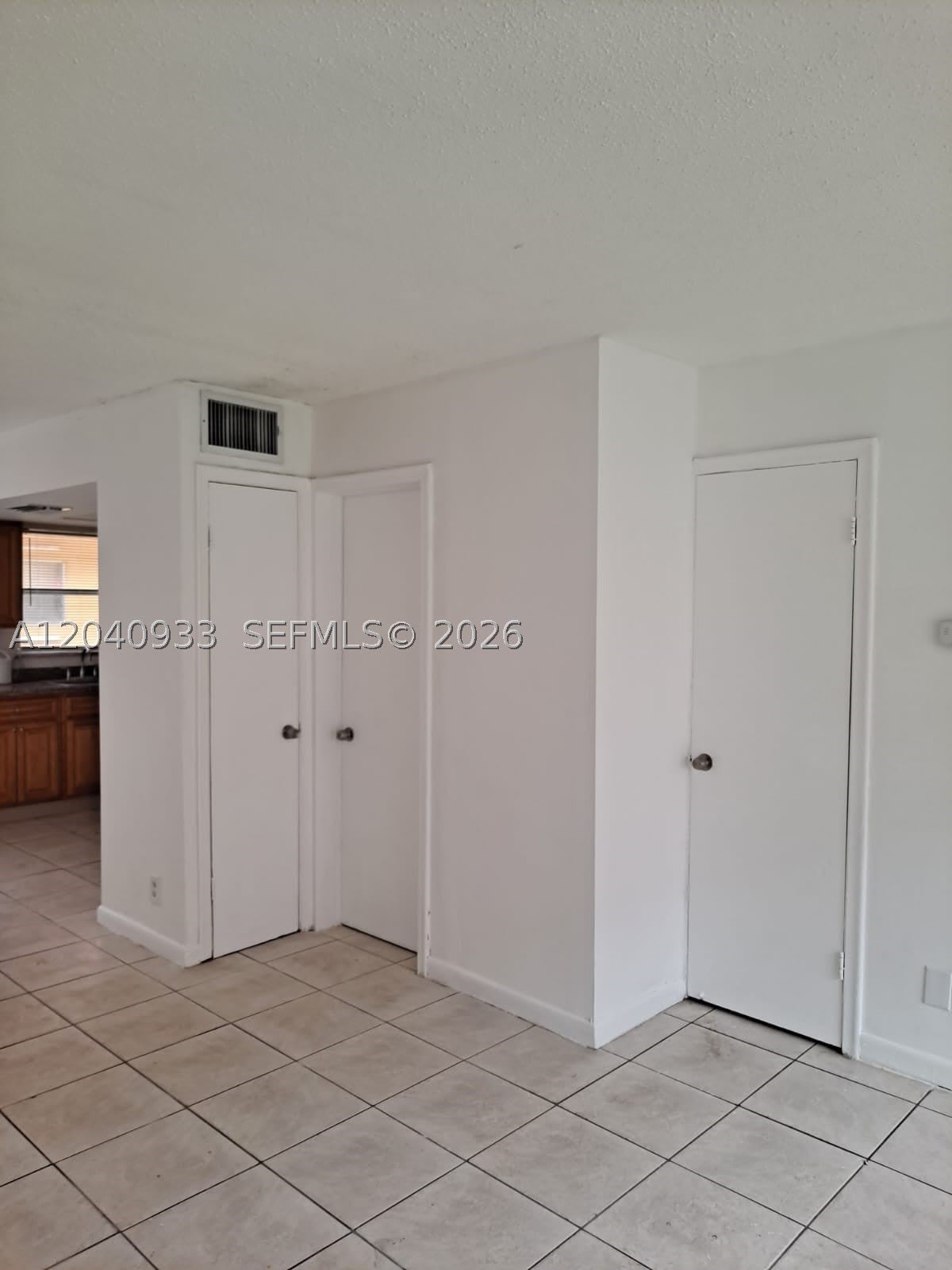2560 NW 52nd Ave – photo 3