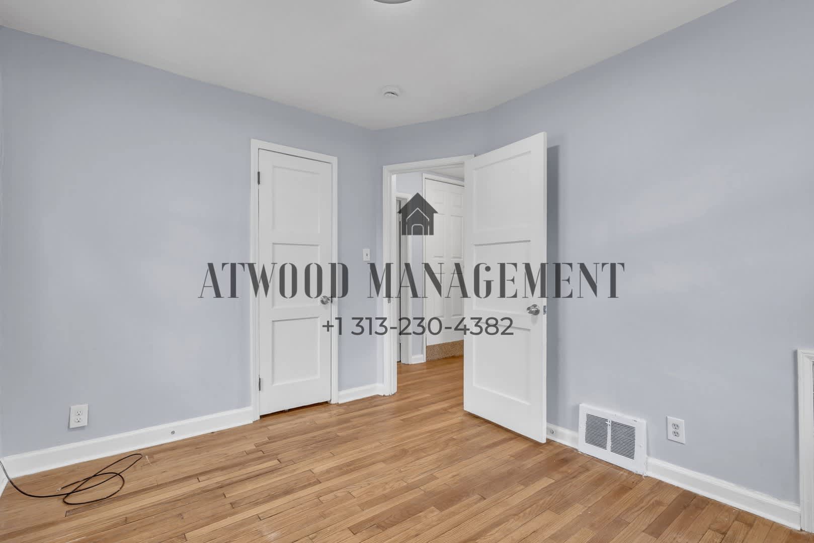 This beautifully updated 3-bedroom, 1-bath single-family home is ready for move-in! – photo 4
