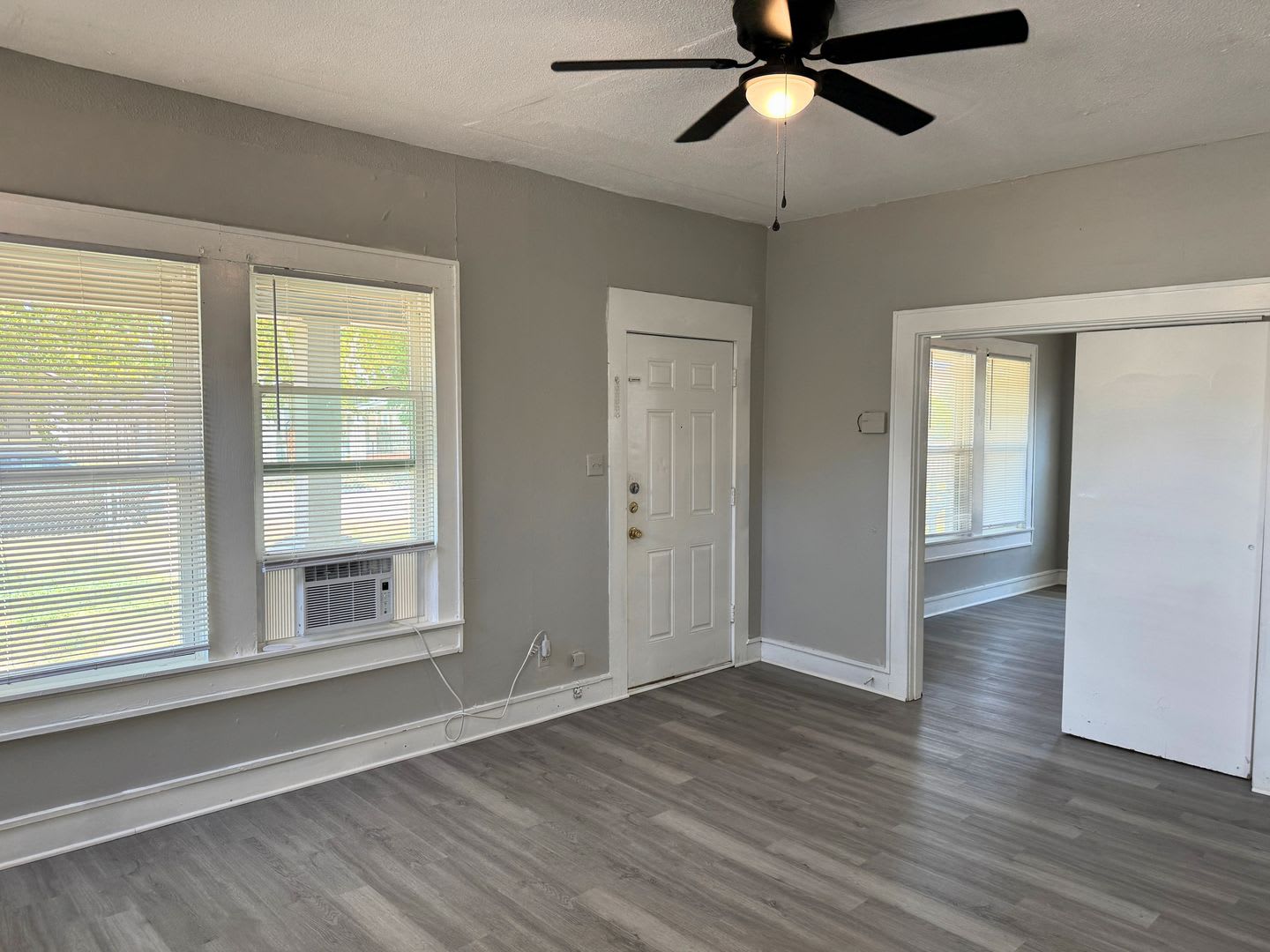 2 Bed 1 Bath Corner-Lot Home w/ Huge Front Porch In Floral Heights! – photo 3