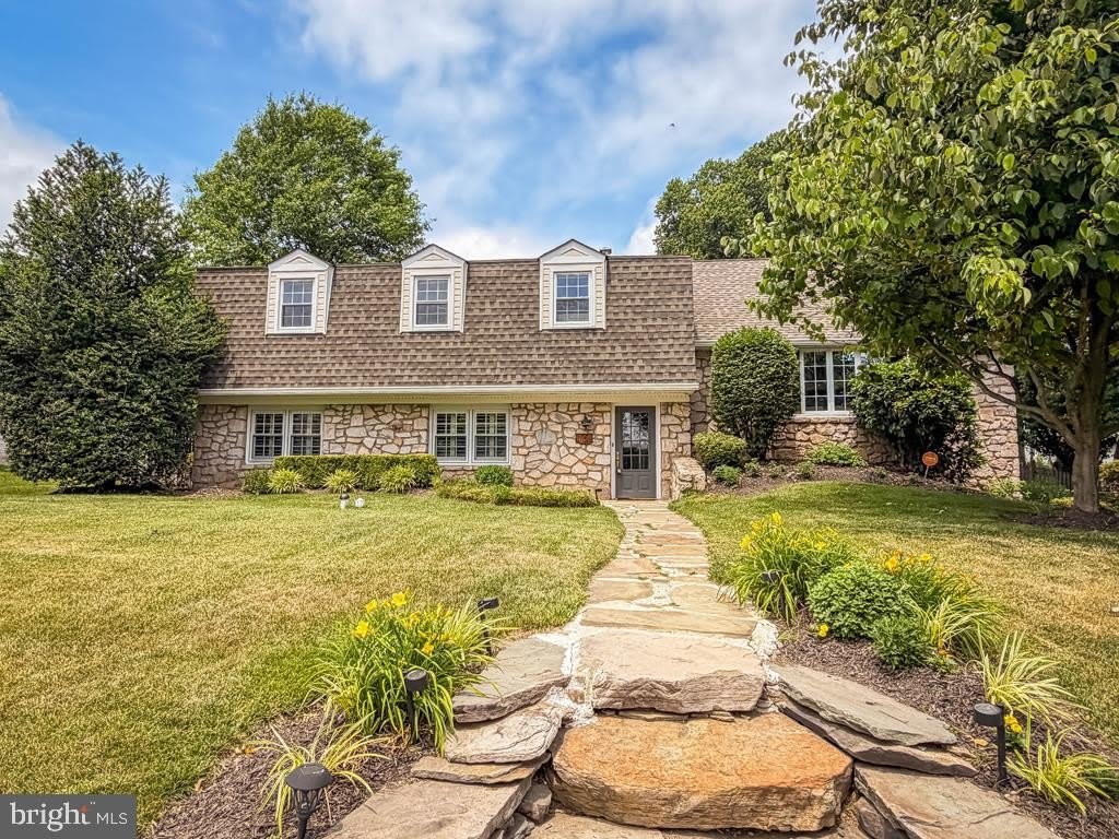 1168 TEMPLE DR – photo 3