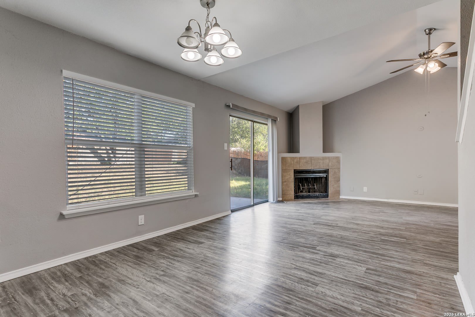 4031 SUNRISE BLUFF DR – photo 4