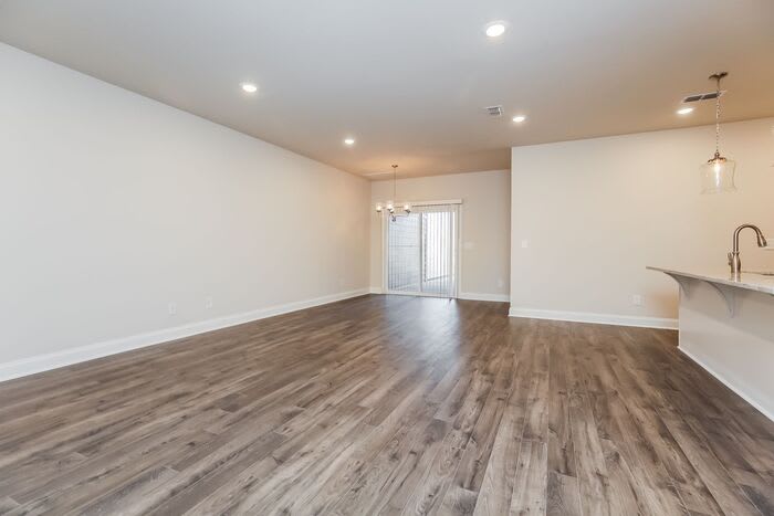 2462 Elmcroft Avenue – photo 5