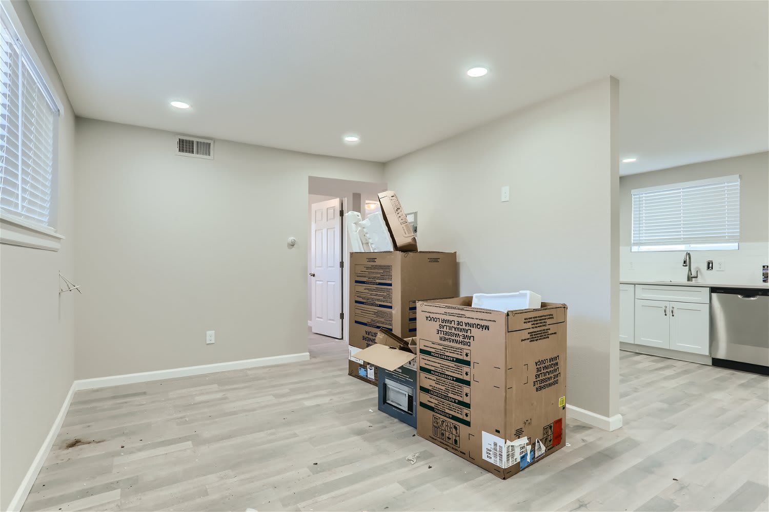 2545 Kenton Street – photo 5