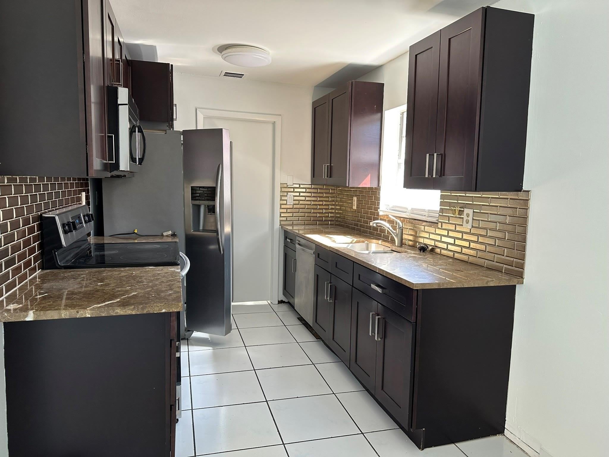1705 Adams Street – photo 2