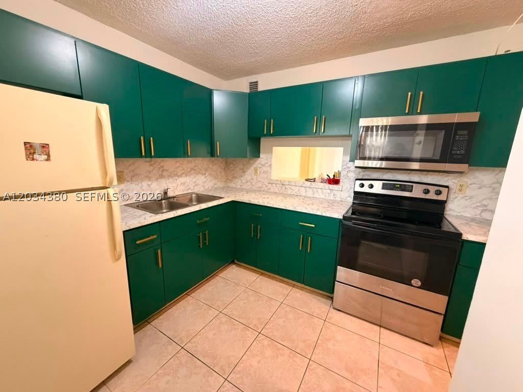 1480 W 46th St – photo 3
