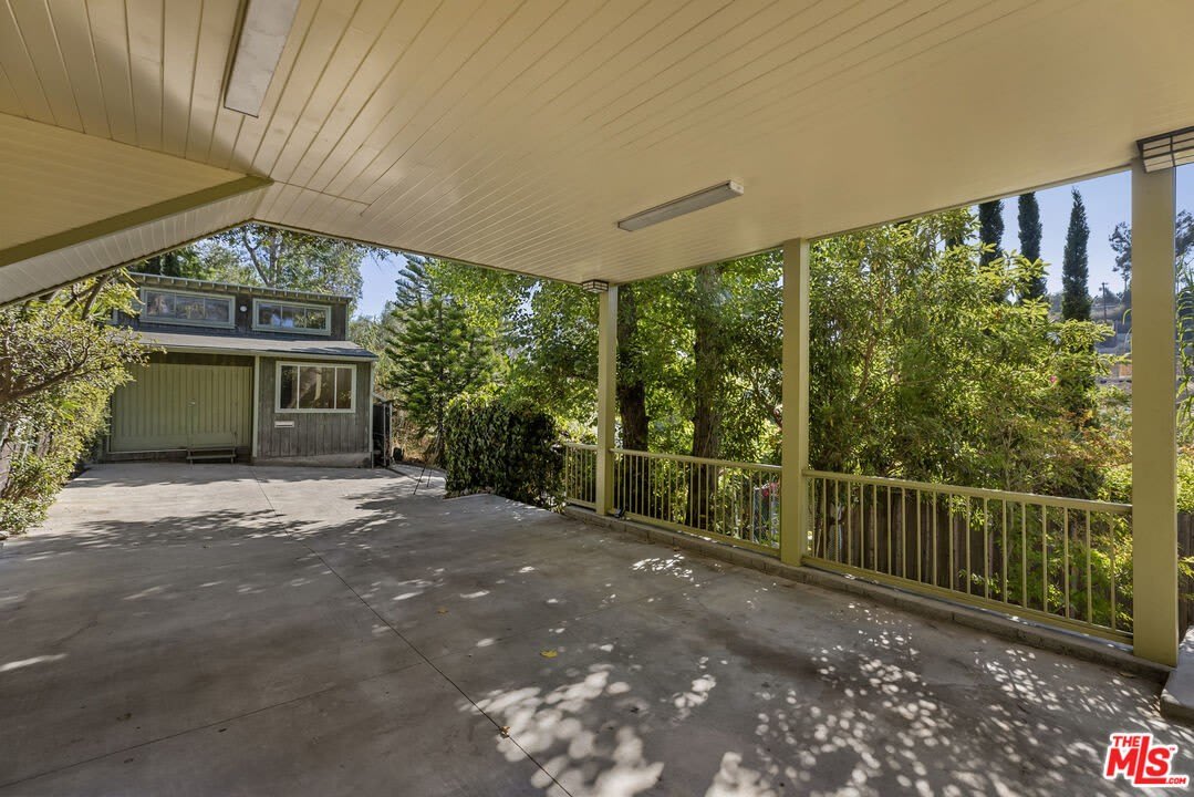2018 Lake Shore Ave – photo 4