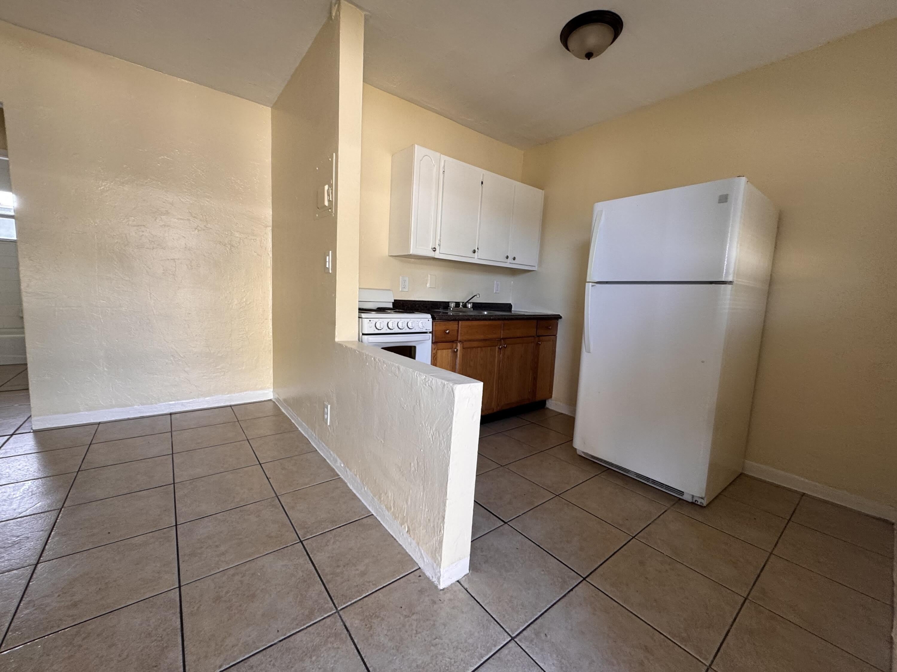 825 NW 10TH Terrace – photo 5