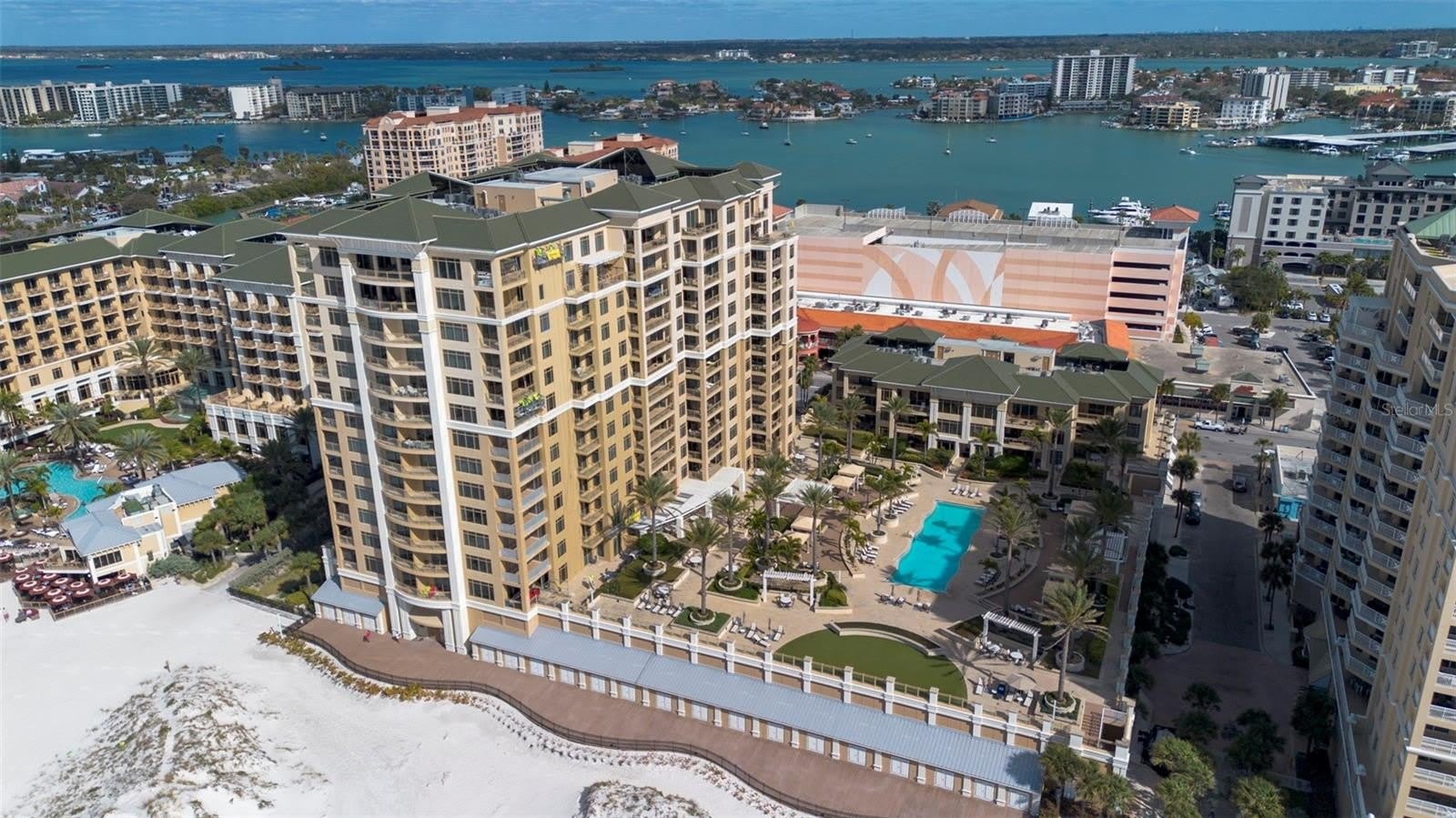 470 Mandalay Avenue – photo 1